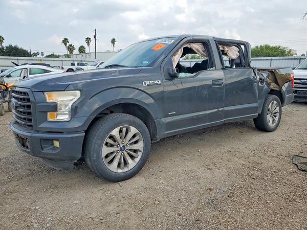 2017 FORD F150 SuperCrew — Front 3/4