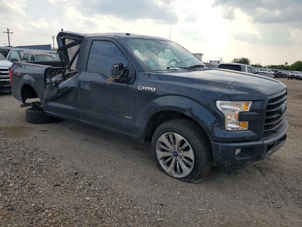 2017 FORD F150 SuperCrew — Passenger 3/4