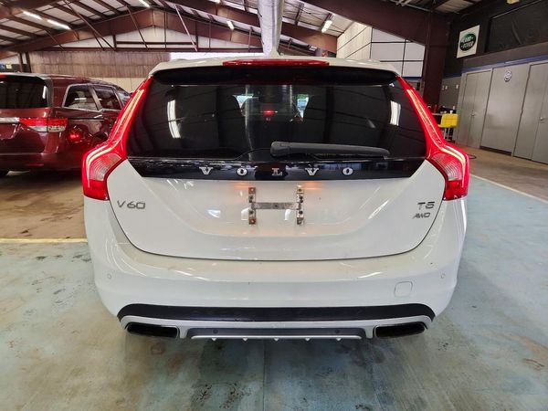 2015 VOLVO V60 CROSS COUNTRY — DIRR