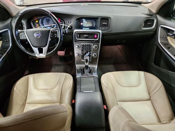 2015 VOLVO V60 CROSS COUNTRY — CKPT