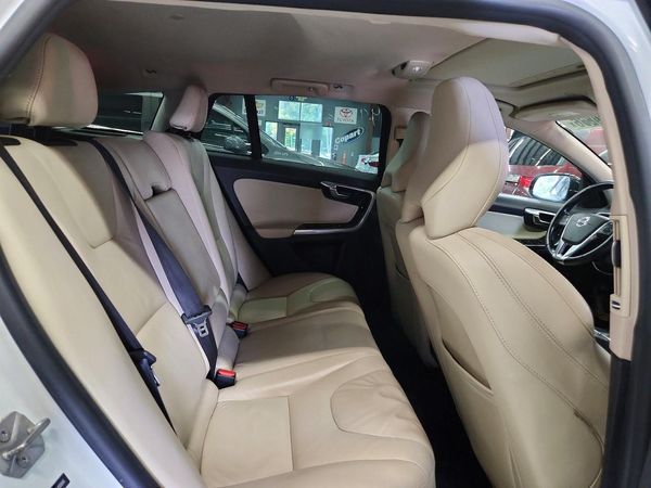 2015 VOLVO V60 CROSS COUNTRY — PSRS