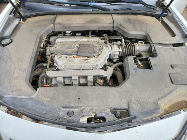 2013 ACURA TL — Engine bay