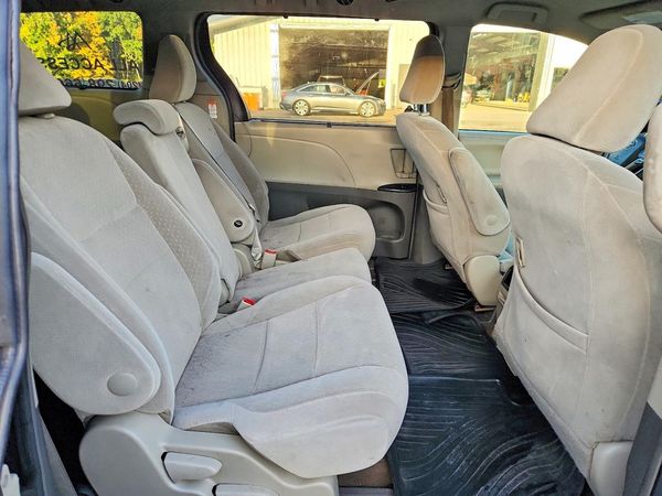 2017 TOYOTA SIENNA LE Mobility/LE — PSRS