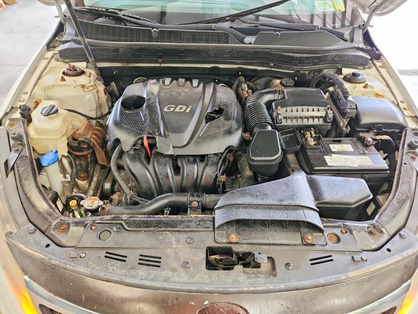 2013 KIA OPTIMA — Engine bay