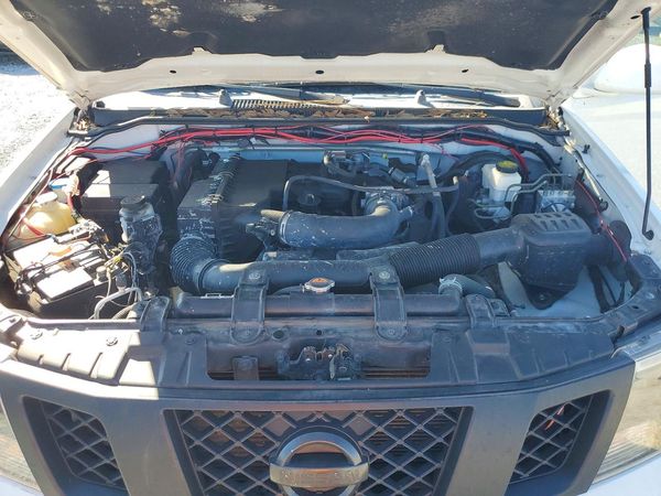 2019 NISSAN FRONTIER — Engine bay