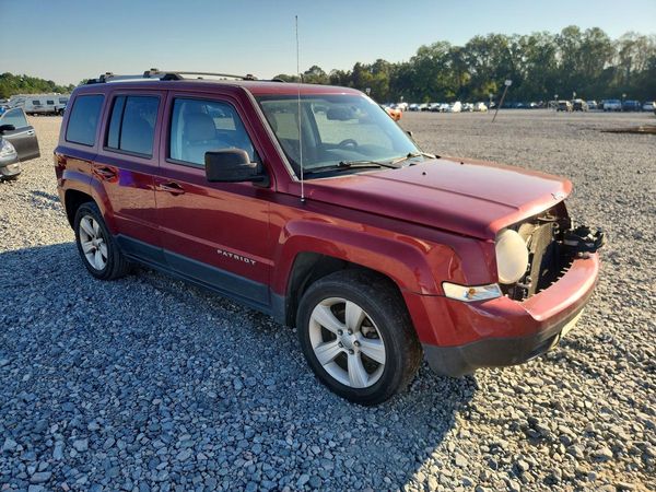 2014 JEEP PATRIOT LIMITED FWD (LHD) — Passenger 3/4