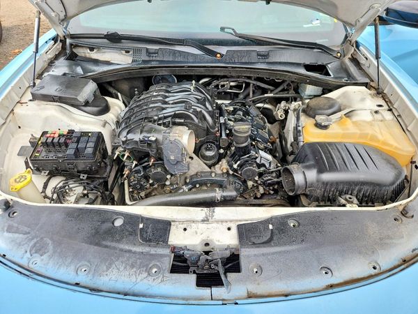 2017 DODGE CHARGER — Engine bay