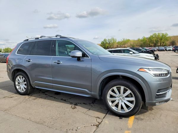 2016 VOLVO XC90 SV42 Momentum — Passenger 3/4