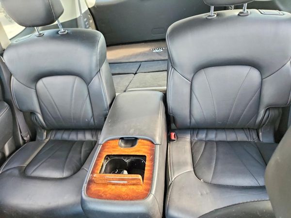2015 INFINITI QX80 — SUVN