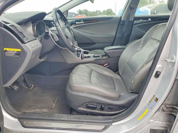 2012 HYUNDAI SONATA Middle level — DENT