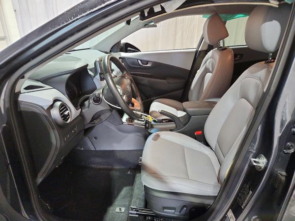 2021 HYUNDAI KONA Limited — DENT