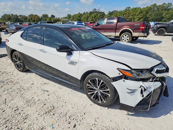 2018 TOYOTA CAMRY L/LE/SE/XLE — Passenger 3/4