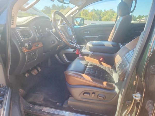 2019 NISSAN TITAN — DENT
