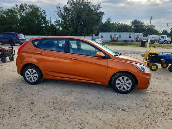 2017 HYUNDAI ACCENT SE Base — Passenger 3/4