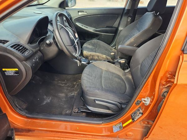 2017 HYUNDAI ACCENT SE Base — DENT
