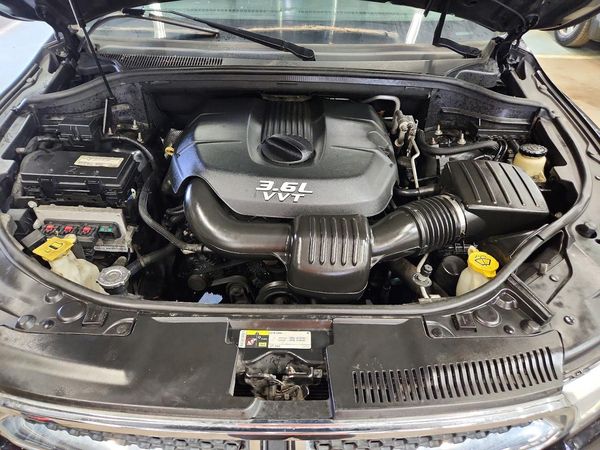 2013 DODGE DURANGO — Engine bay