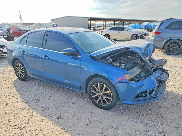 2017 VOLKSWAGEN JETTA SE — Passenger 3/4