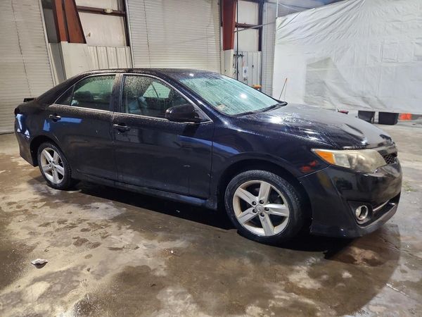 2014 TOYOTA CAMRY — Passenger 3/4