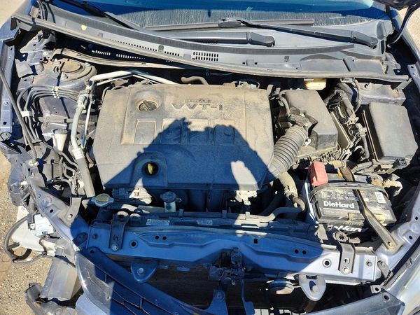 2016 TOYOTA COROLLA L/LE — Engine bay
