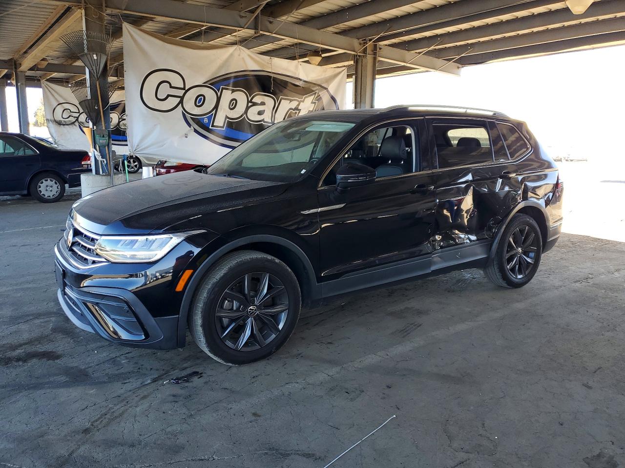 2022 VOLKSWAGEN TIGUAN SE — Front 3/4