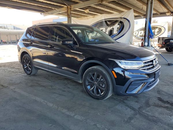 2022 VOLKSWAGEN TIGUAN SE — Passenger 3/4