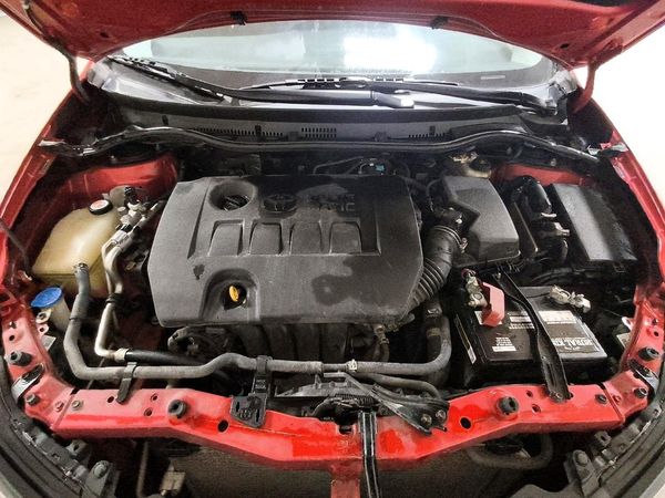 2017 TOYOTA COROLLA — Engine bay