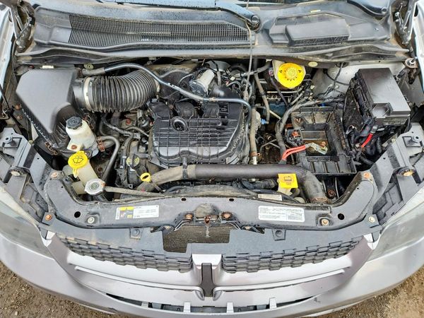 2018 DODGE CARAVAN GT (US), GT FWD (Can) — Engine bay