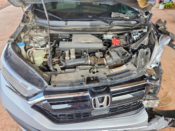 2020 HONDA CR-V EX-L — Engine bay