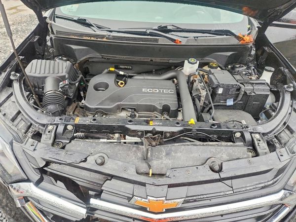 2021 CHEVROLET EQUINOX LT (1LT) — Engine bay