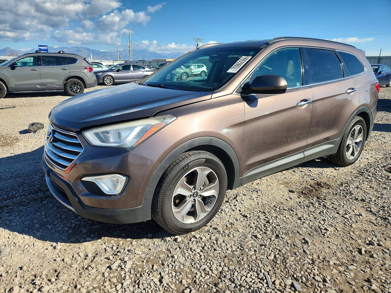 2015 HYUNDAI SANTA FE GL — Front 3/4