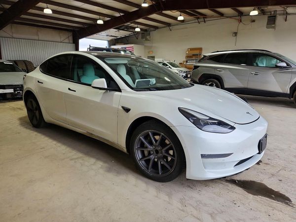 2021 TESLA MODEL 3 — Passenger 3/4