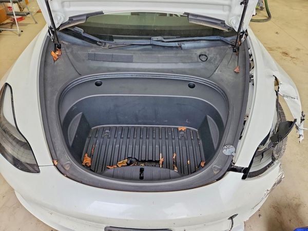 2021 TESLA MODEL 3 — Engine bay