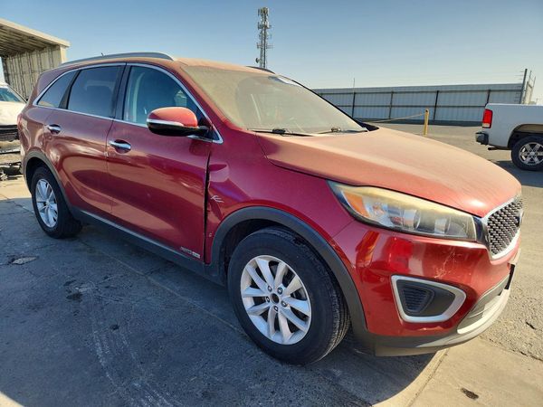 2016 KIA SORENTO L / LX — Passenger 3/4