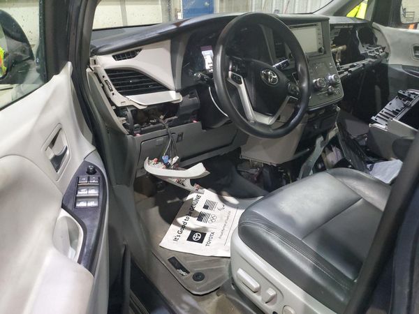2018 TOYOTA SIENNA LE — CKPT