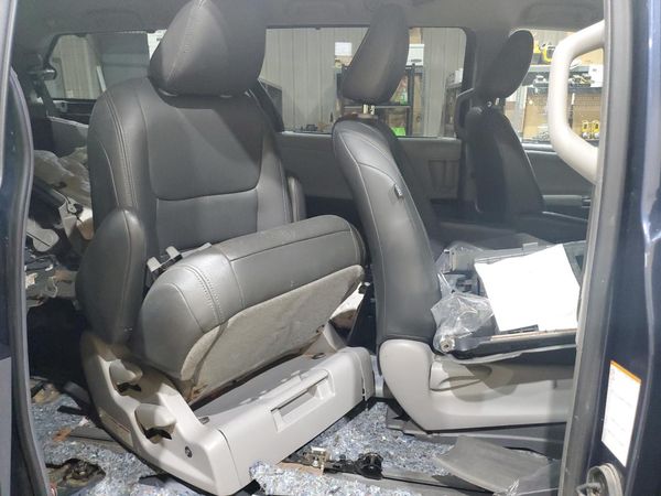 2018 TOYOTA SIENNA LE — PSRS