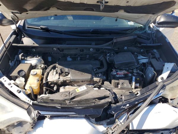 2017 TOYOTA RAV4 LE — Engine bay