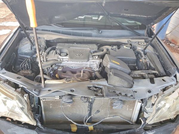 2012 TOYOTA CAMRY — Engine bay