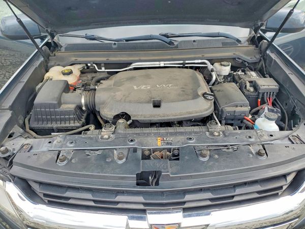 2019 CHEVROLET COLORADO LT — Engine bay