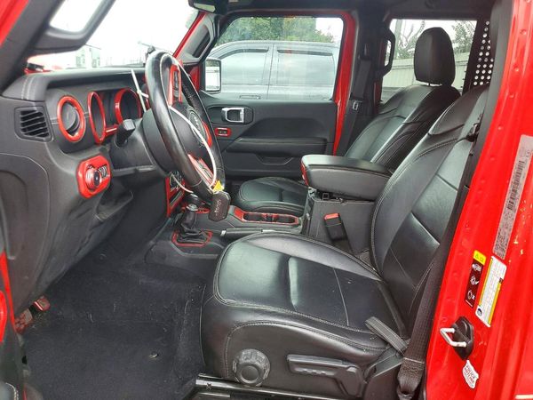 2020 JEEP WRANGLER UNLIMITED Unlimited Sahara — DENT