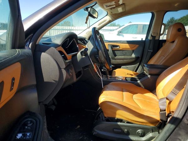 2013 CHEVROLET TRAVERSE 2LT — DENT