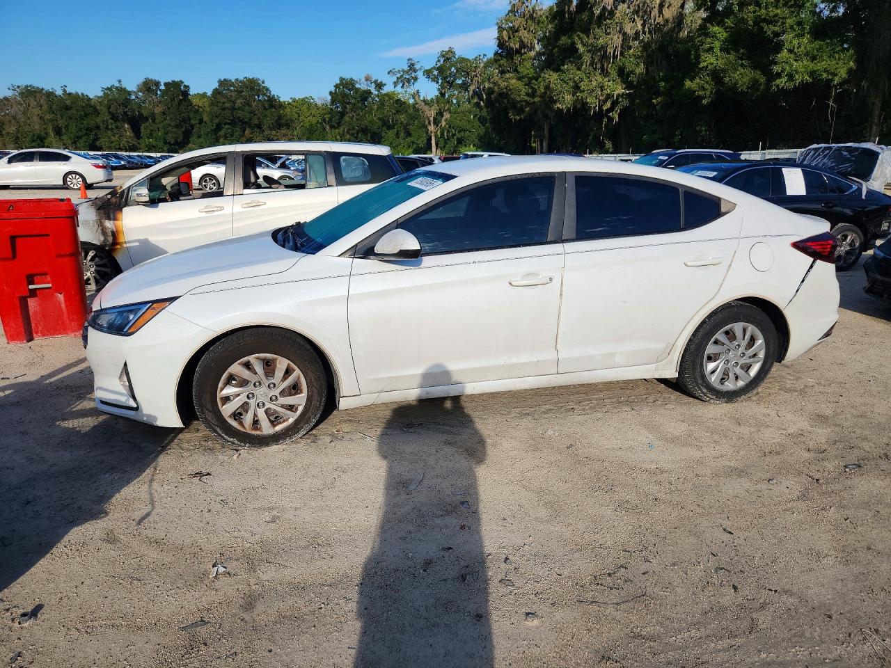 2019 HYUNDAI ELANTRA SE — Front 3/4
