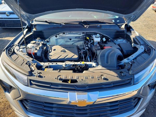 2026 CHEVROLET TRAILBLAZE LT — Engine bay