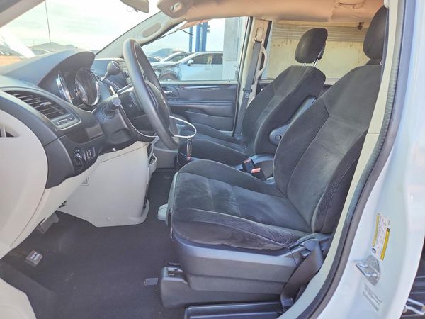 2014 DODGE GRAND CARAVAN SE — DENT