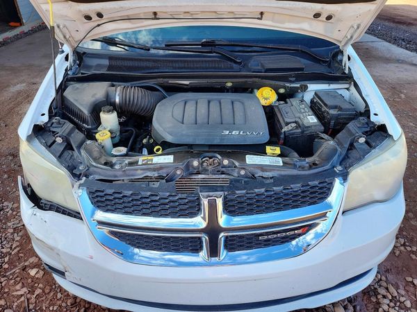 2014 DODGE GRAND CARAVAN SE — Engine bay
