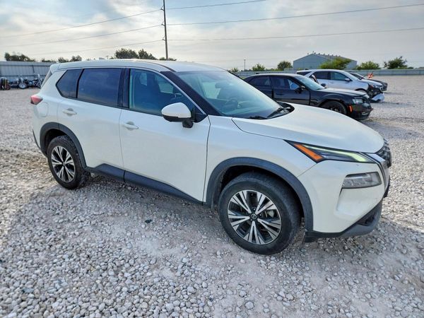 2021 NISSAN ROGUE SV — Passenger 3/4