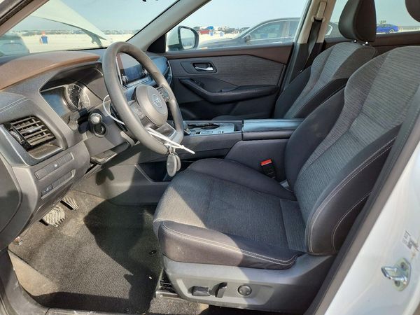 2021 NISSAN ROGUE SV — DENT