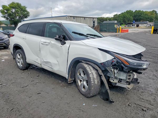 2022 TOYOTA HIGHLANDER LE — Passenger 3/4