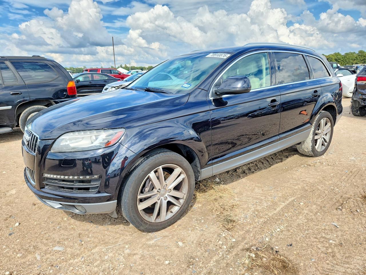 2013 AUDI Q7 Premium Plus — Front 3/4