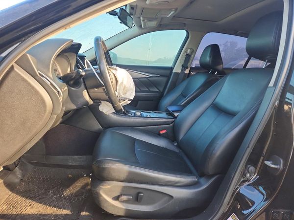 2015 INFINITI Q50 — DENT