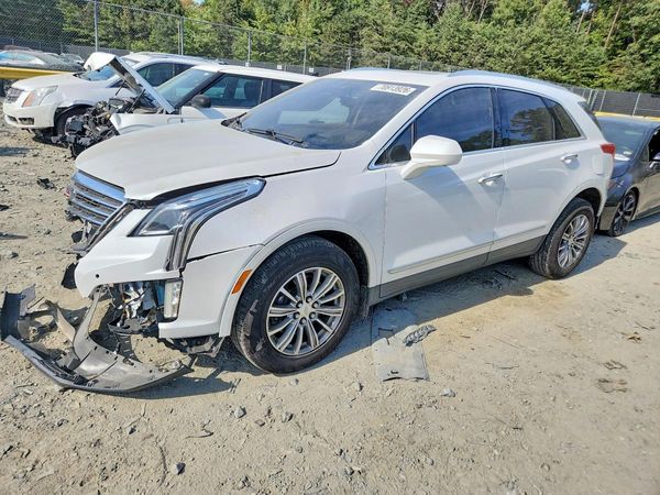 2017 CADILLAC XT5 — DSFA — Front 3/4